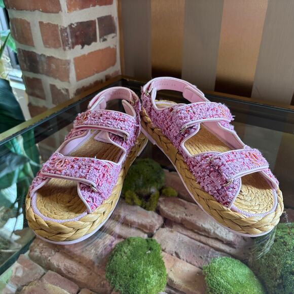 CHANEL Shoes - CHANEL Pink Tweed Patent Leather Trim Sandals SZ 39 (US 9)